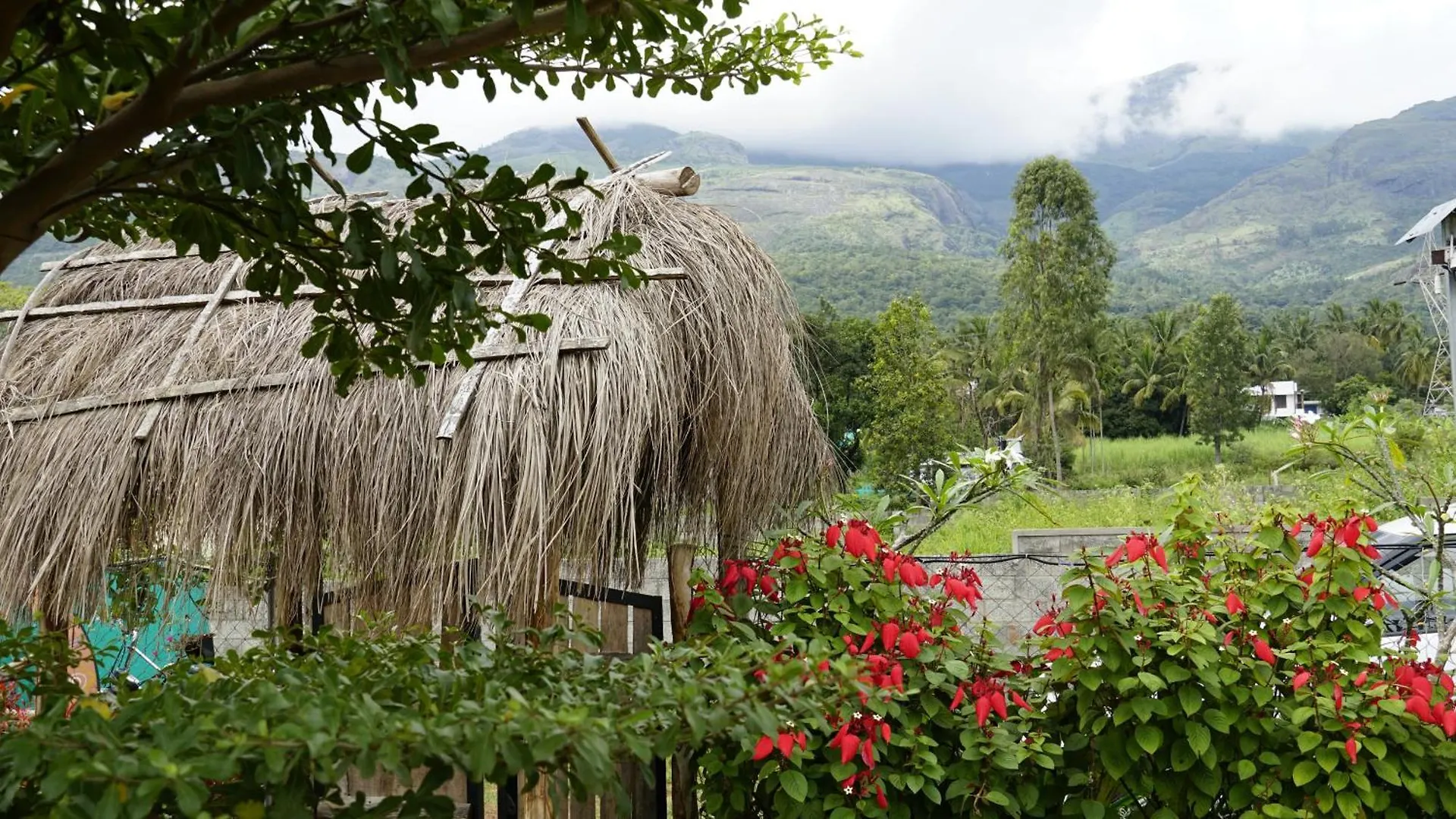 בית נופש Maraiyūr Kudil Resorts