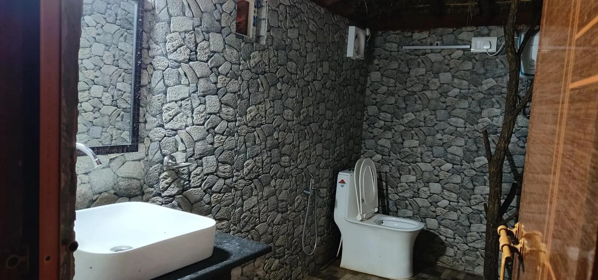 Maraiyūr Kudil Resorts 0*,  הודו